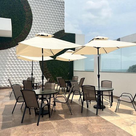 Puerto Santa Ana Suites Guayaquil Exterior photo