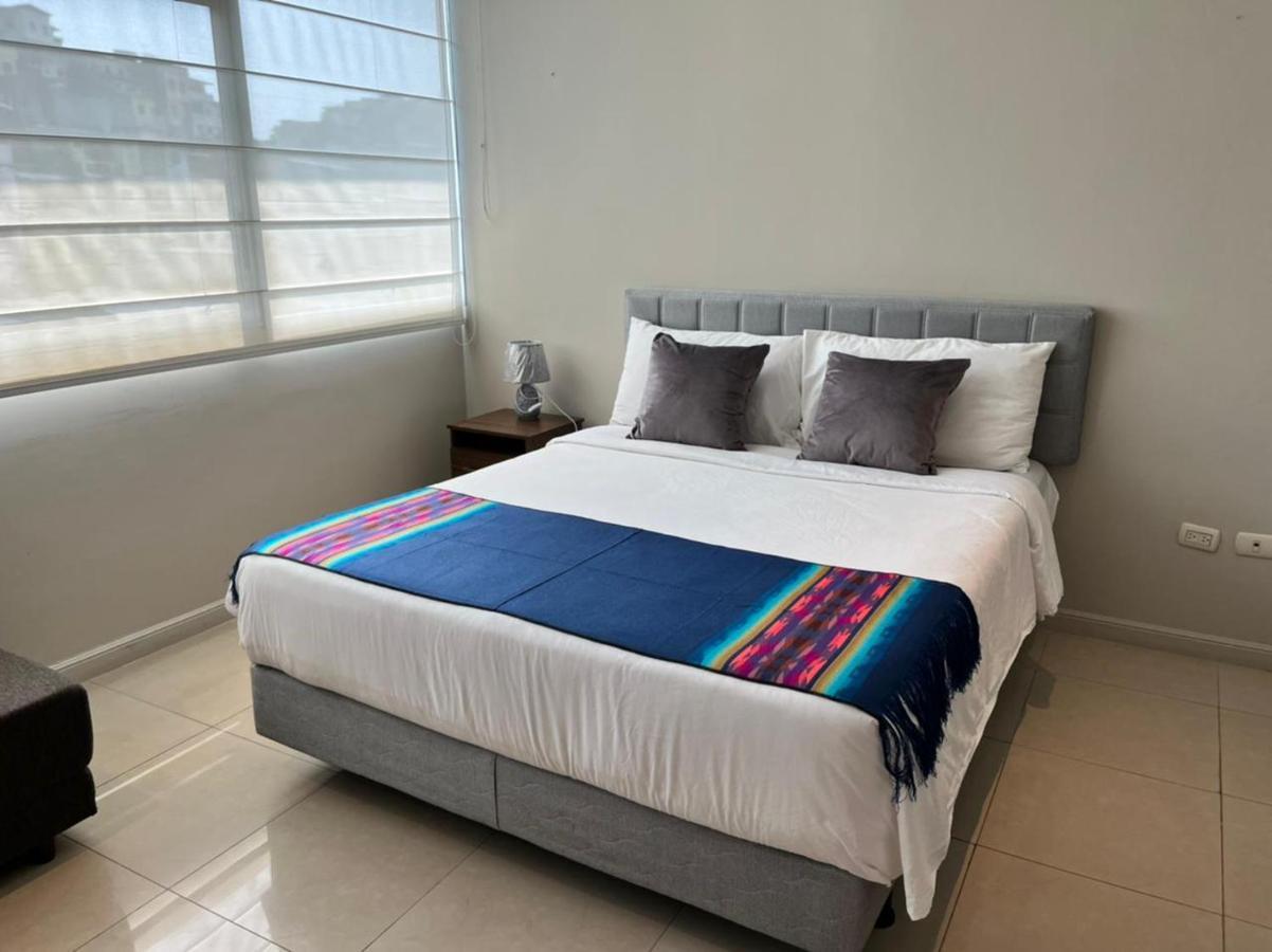 Puerto Santa Ana Suites Guayaquil Exterior photo