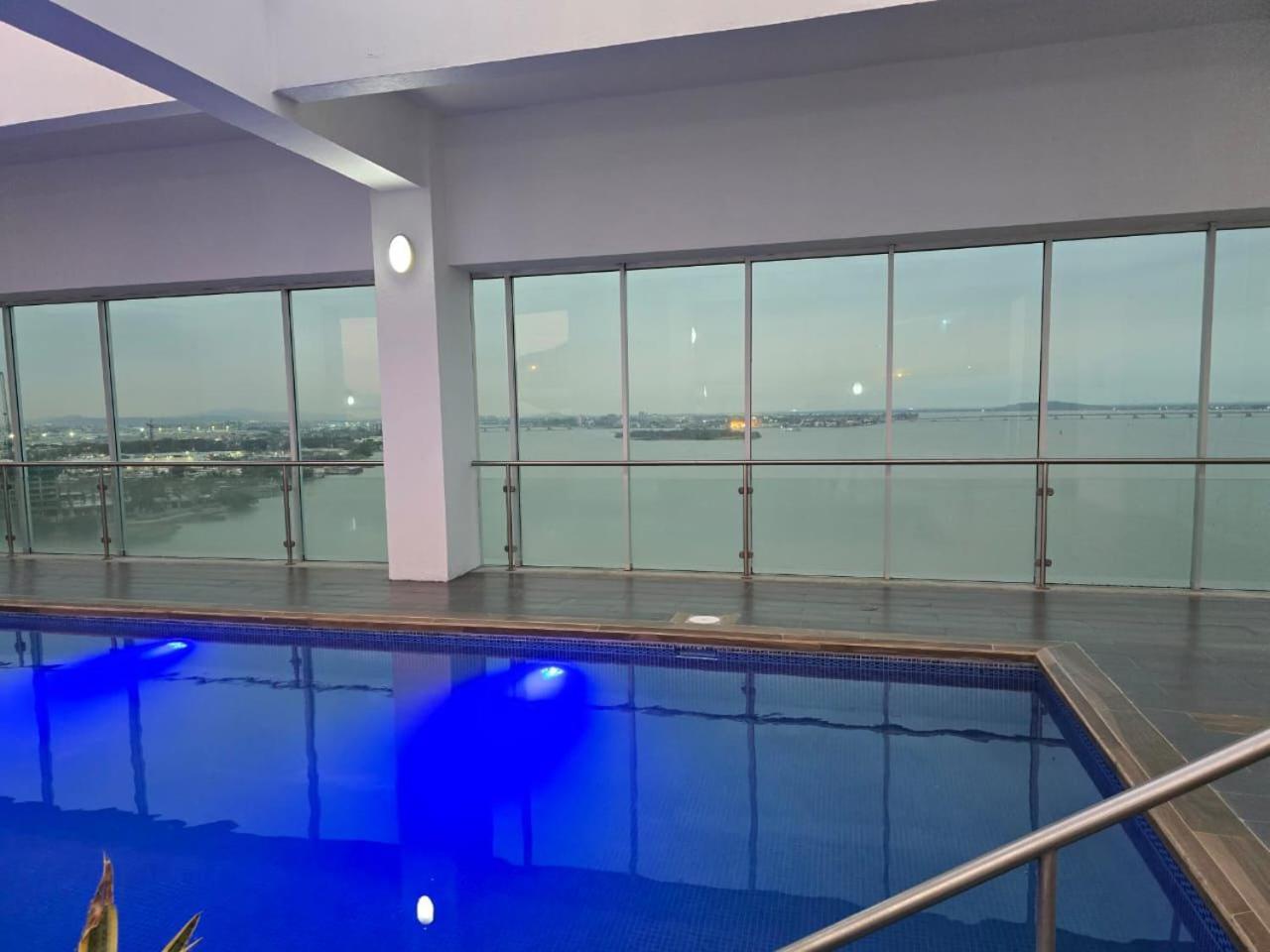 Puerto Santa Ana Suites Guayaquil Exterior photo